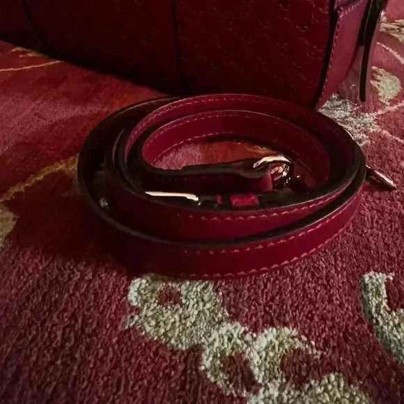 RED GUCCI MICROGUCCISSIMA SMALL LEATHER CROSSBODY BAG - Picture 11 of 16
